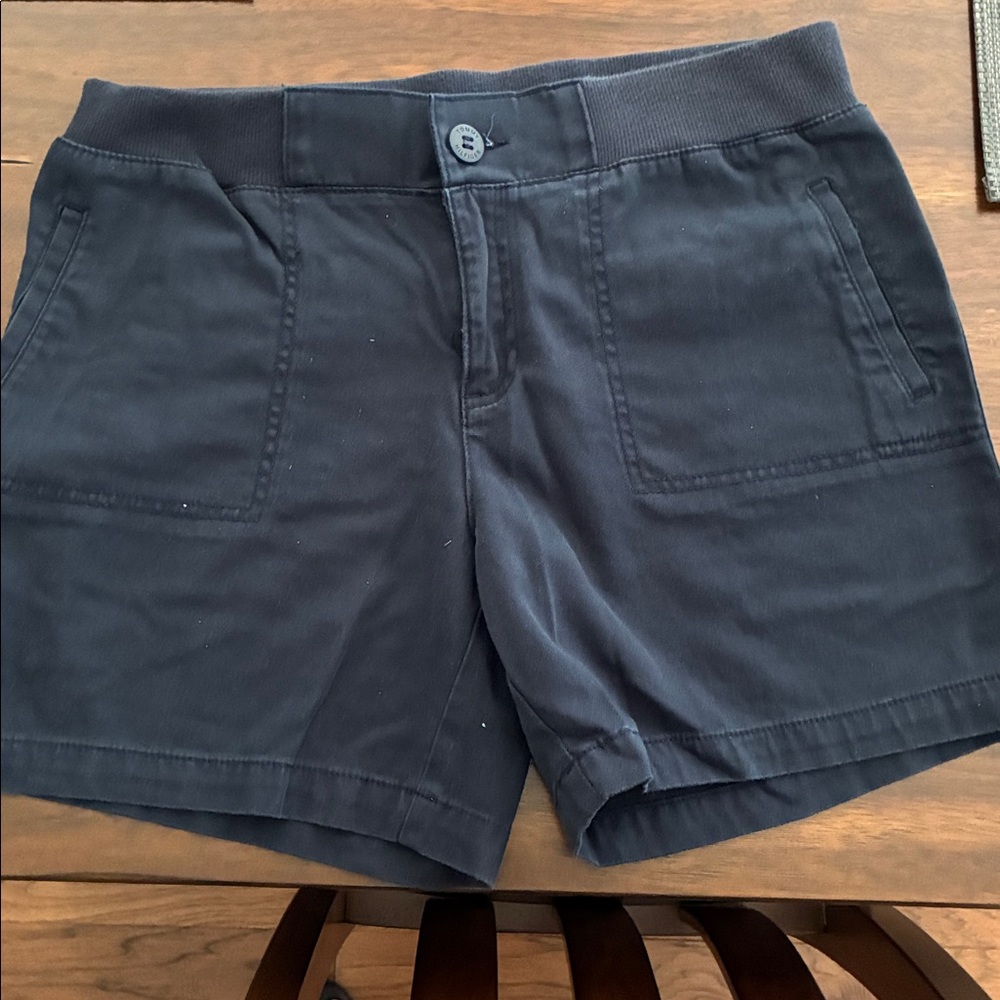 Tommy Hilfiger Navy Women's Bermuda Shorts with Back Flap Pockets